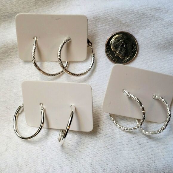 𝅺small Silver hoop Earrings - Picture 1 of 2